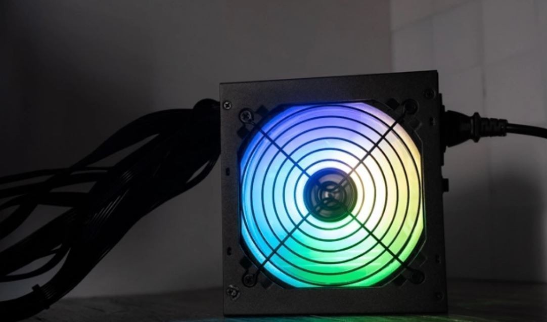 Блок питания aerocool gold. AEROCOOL KCAS Plus Gold 650w. AEROCOOL KCAS Plus Gold 650. KCAS Plus Gold 650w ARGB rtx3000 ready.