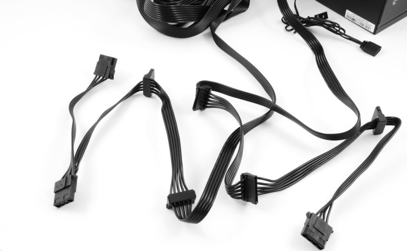 Обзор AEROCOOL CYLON. Мощные блоки питания для компьютеров с RGB-подсветкой